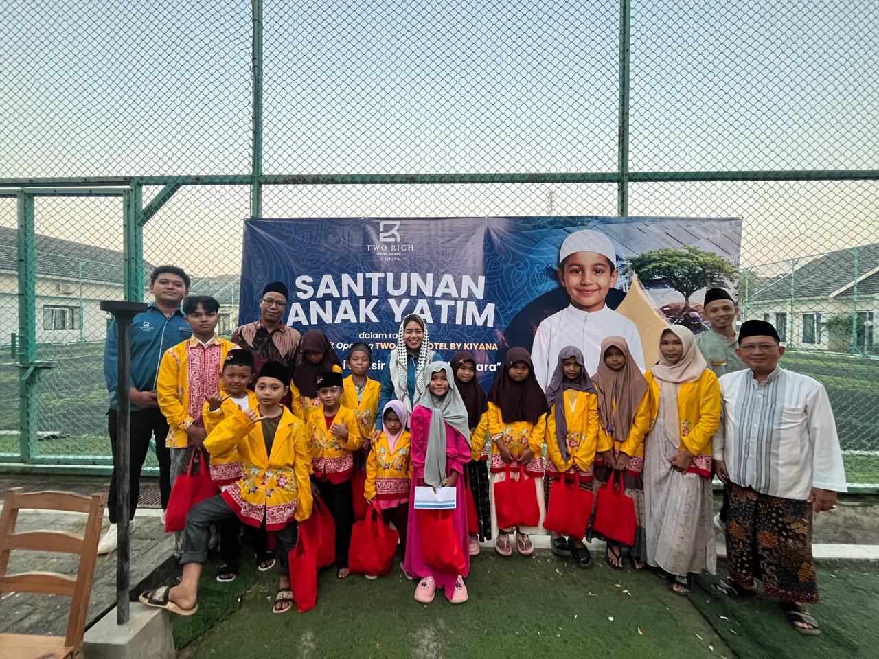 Santunan Anak Yatim Warnai Road to Soft Opening, Two Rich Hotel Jepara Perkuat Kepedulian Sosial