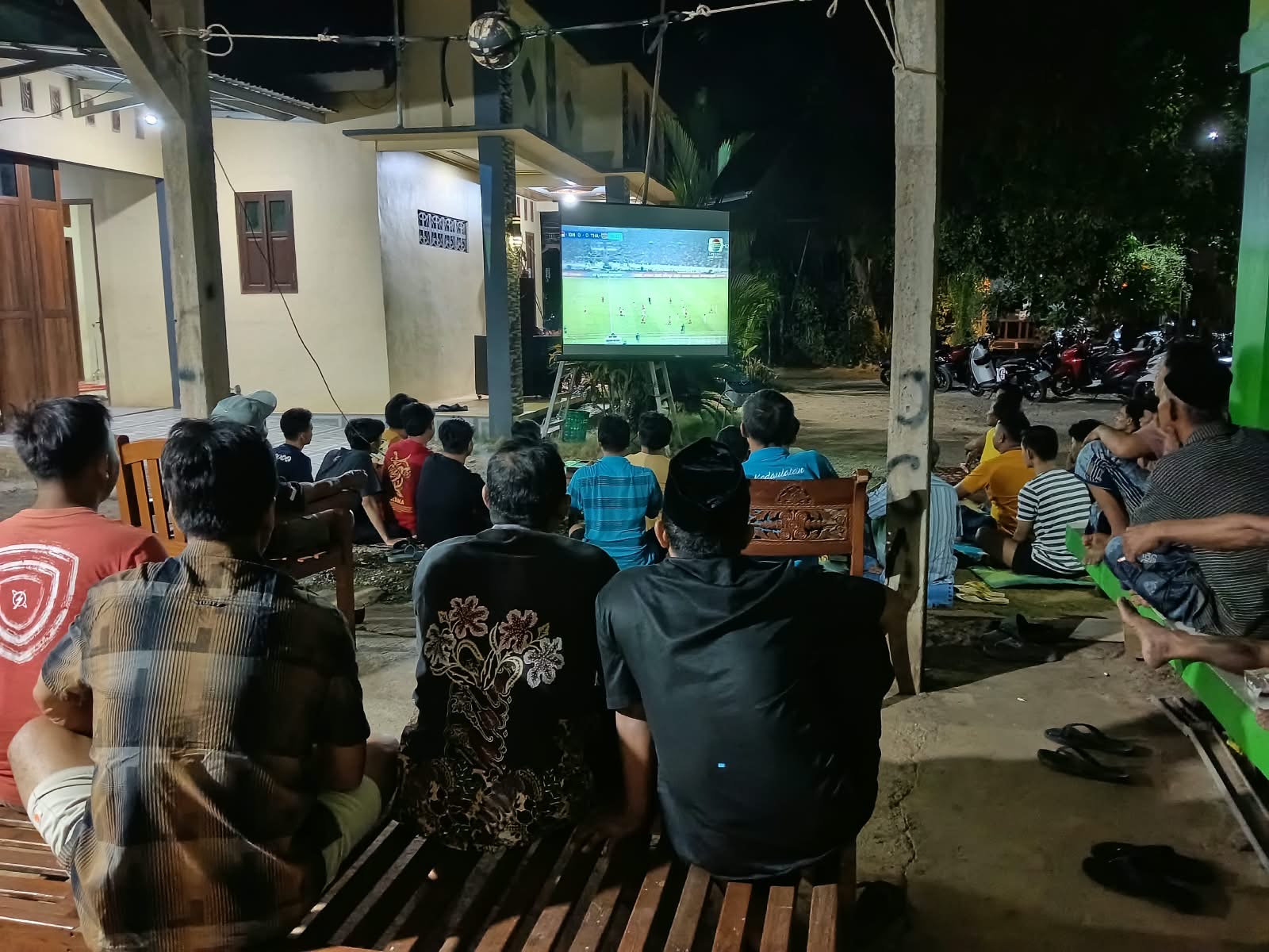 NOBAR TIMNAS JADI RUANG GUYUB WARGA KAWAK